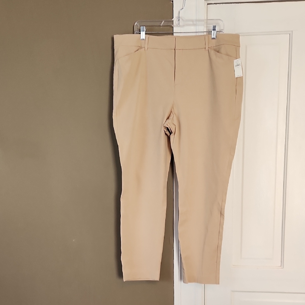 NWT Old Navy Pixie High Rise Pants in Tan